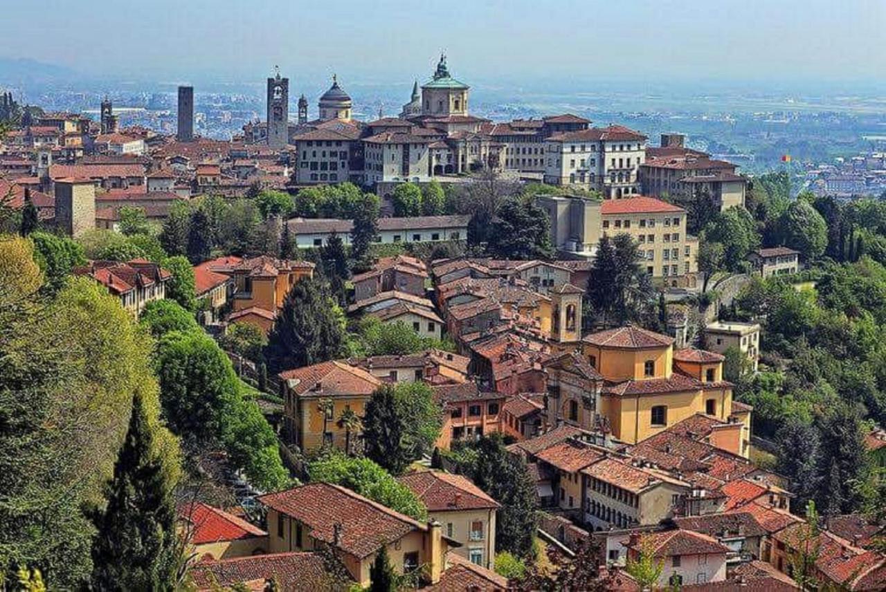 Alice Nel Paese Delle Meraviglie Sulbiate Exterior photo